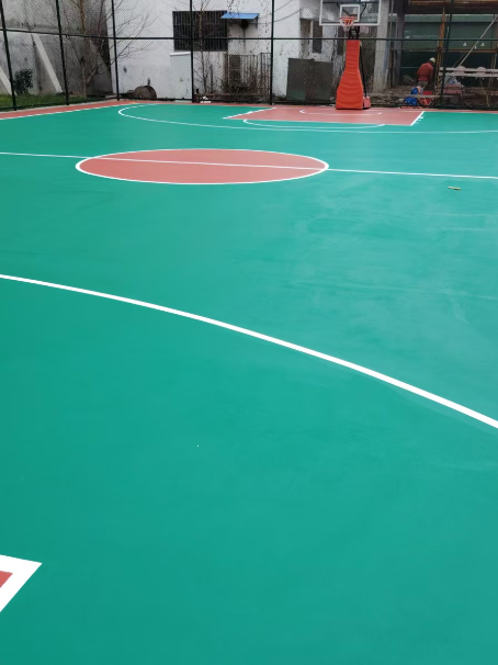 古丈 球场长期使用易出现地面开裂